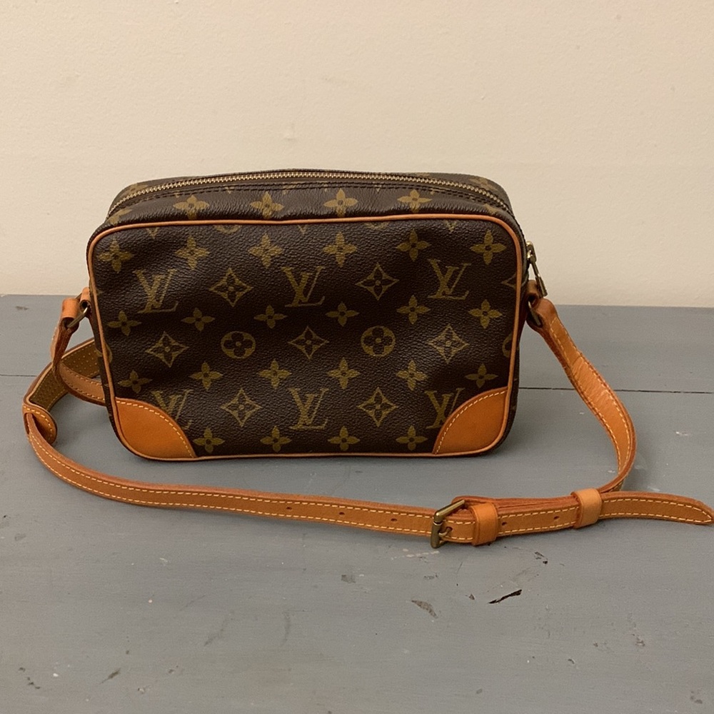 Louis Vuitton Monogram Crossbody Bag in Brown and Tan - Picture 3 of 15